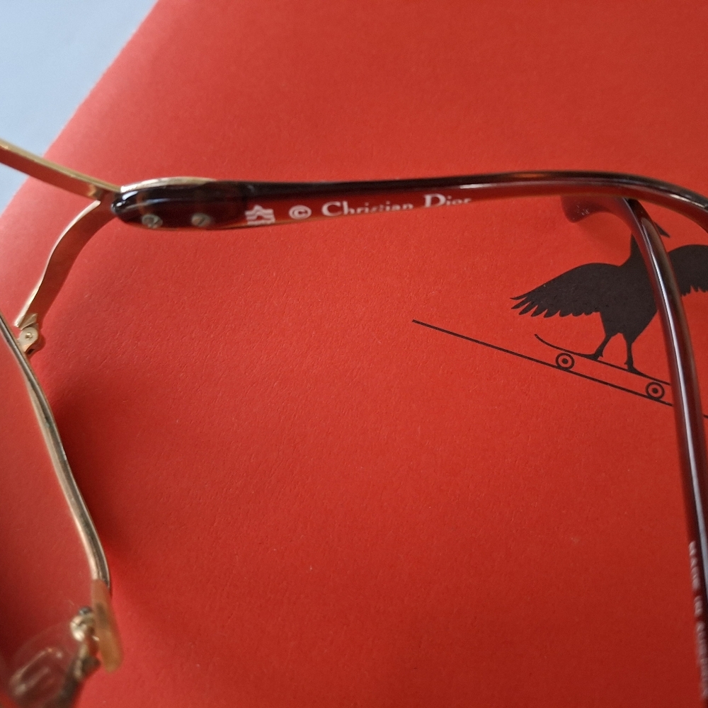 Christian Dior Elegant Gold Vintage Sunglasses - Picture 14 of 14